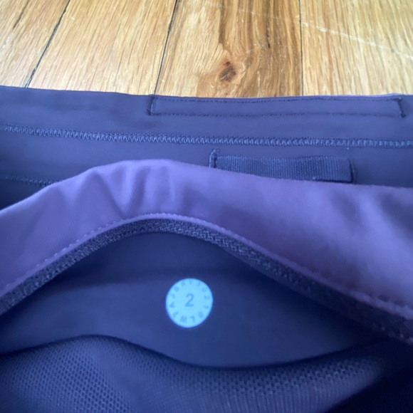 🚫Lululemon size 2 speed up shorts color purple - Picture 8 of 10